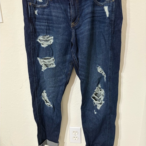 Hollister Low Rise Boyfriend Jeans in Dark Blue - Picture 1 of 10